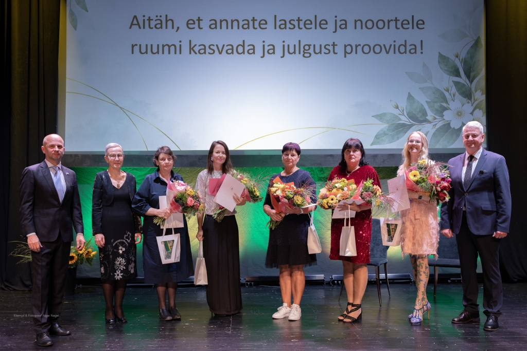 Võru linna aasta õpetaja 2026 laureaadid koos linnajuhtidega_Aigar Nagel.jpg